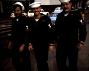 E. Fischer (?), T. Quinn (?) and J. Rowlingson coming from round bar; Hamburg, Germany 1970